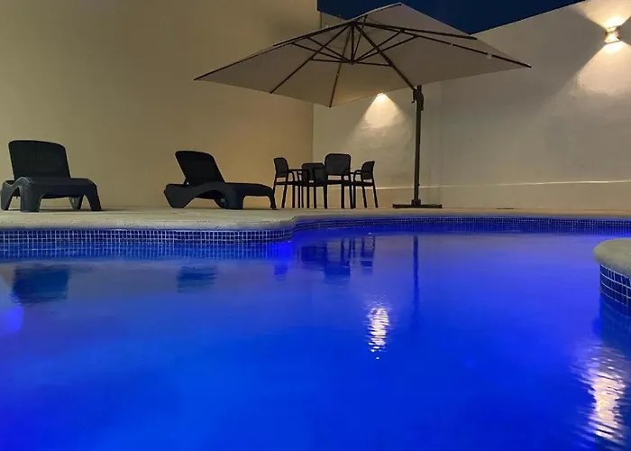 Estudio De Lujo Con Cama King Y Vista Con Alberca Appart hôtel *